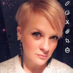 Meet your Posher, Leslie